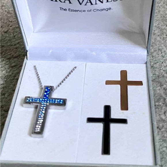 Tara Vanessa Woman’s NWT Interchangeable Cross Necklace - Picture 1 of 6